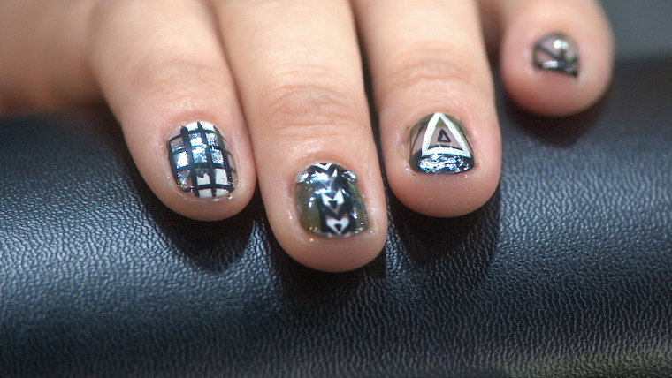 fall-themed nails