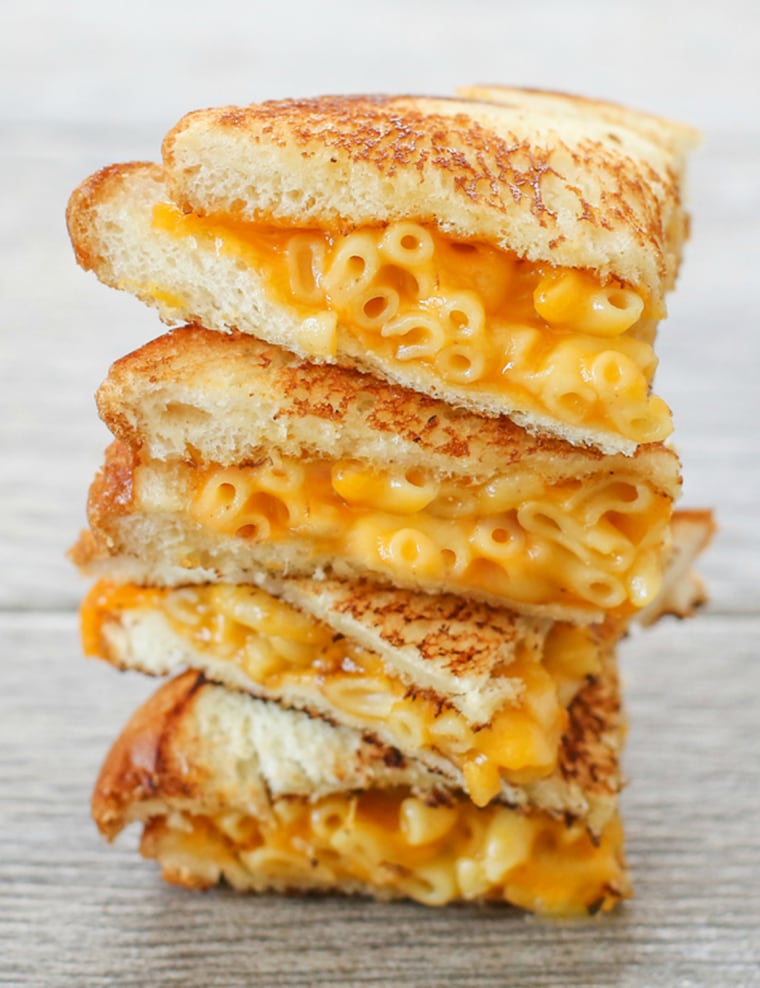 Grilled Macaroni and Cheese Sandwich