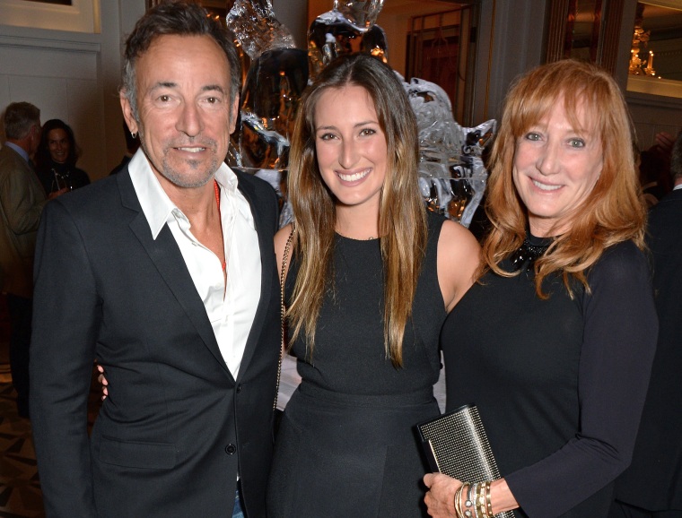 LONDON, ENGLAND - AUGUST 13:  (L to R) Bruce Springsteen, daughter Jessica Springsteen and wife Patti Scialfa attend the 2014 Longines Global Champion...