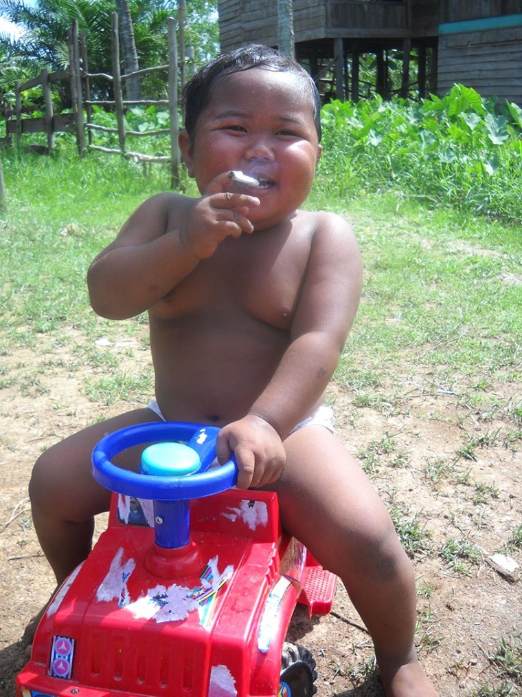 Así se ve a sus 9 años el niño que fumaba decenas de cigarrillos al día (FOTO)