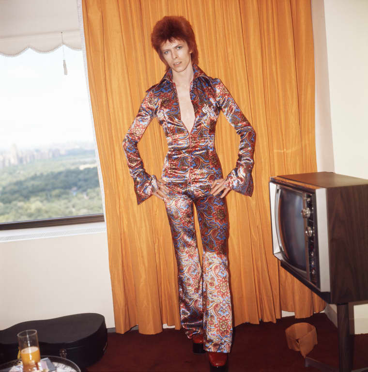 Image: Rock and roll musician David Bowie dressed as 'Ziggy Stardust'