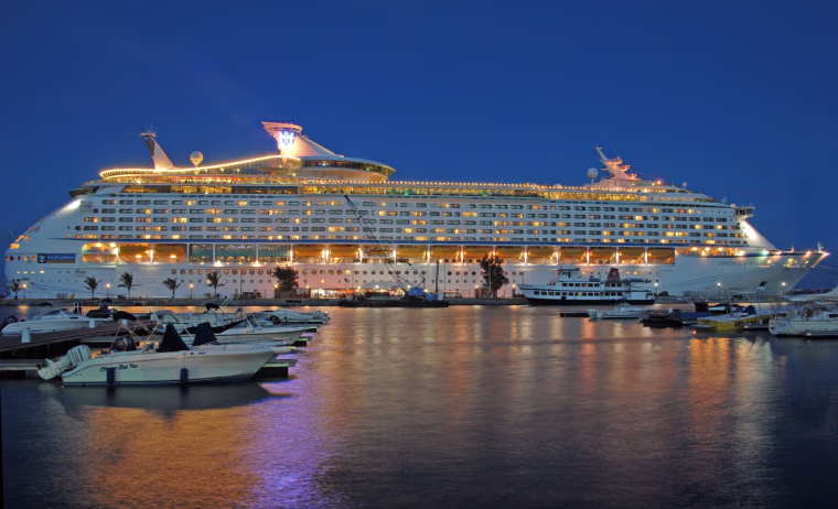 Image: Cruise ship