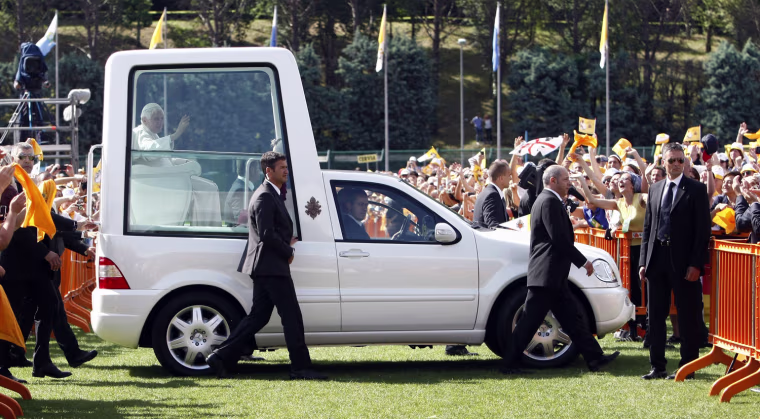 Image: popemobile