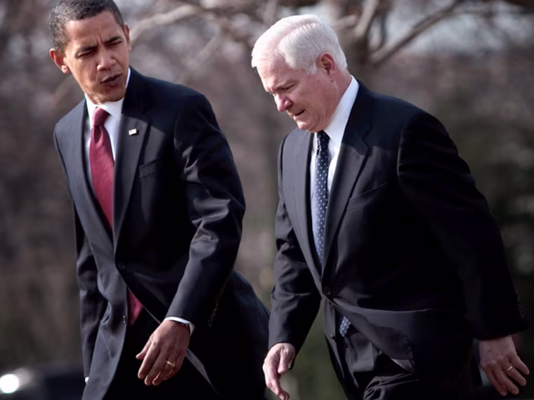 Image: President Obama and Secretary of Defense Robert Gates