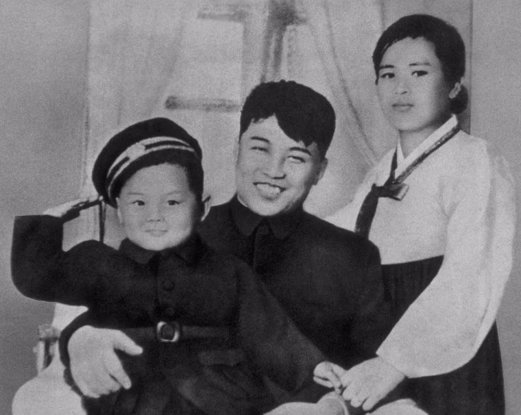 ARCHIVES : KIM IL SUNG AND KIM JONG IL