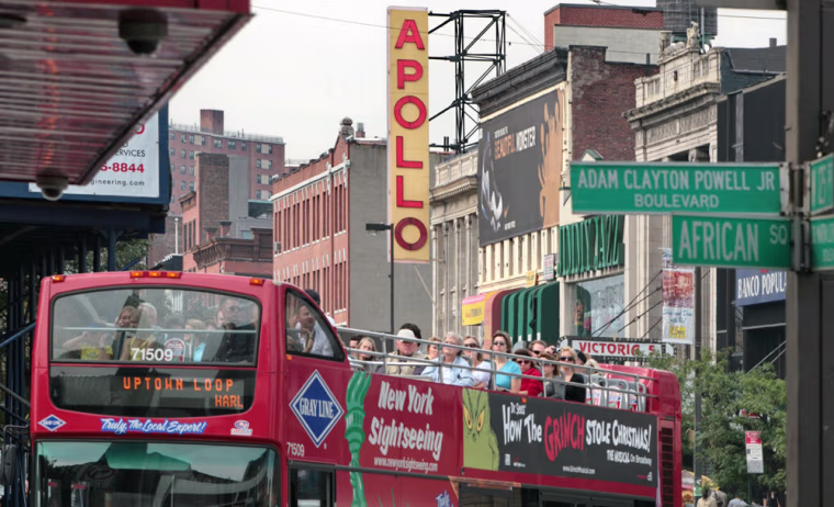Image: Tourists in Harlem