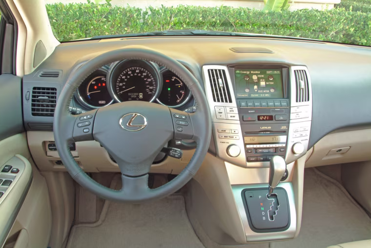 2006 Lexus RX 400h.