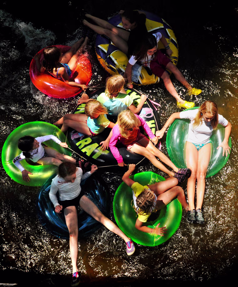 Image: Girls in summer camp