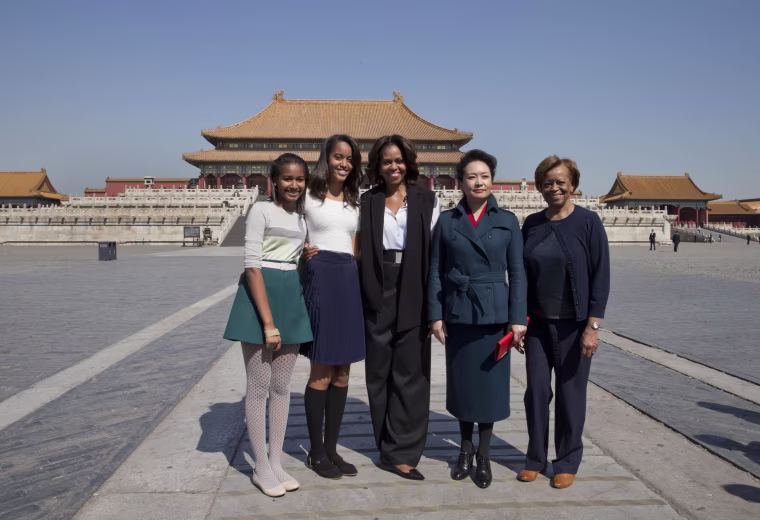 Image: First lady Michelle Obama and her daughters, from left, Sasha and Malia, her mother Marian Robinson and Peng Liyuan, wife of Chinese President Xi Jinping