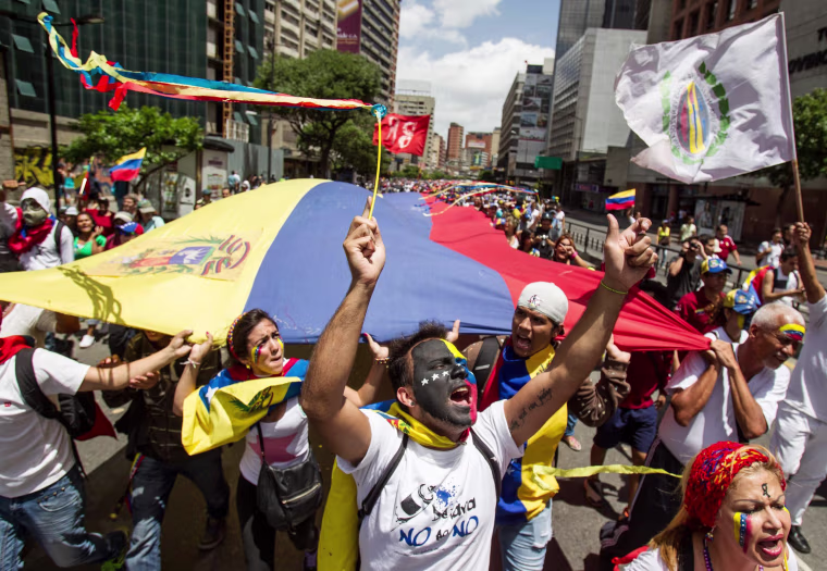 Image: Protesters call for release of demonstrators detained in Venezuelan anti-government protests