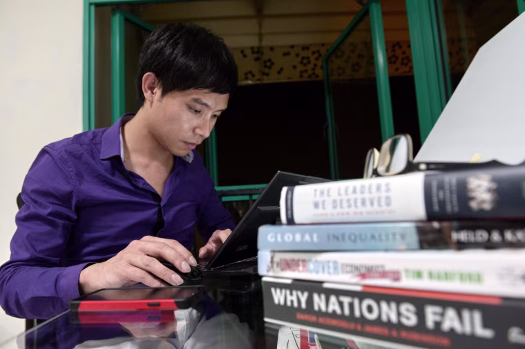 Image: SINGAPORE-POLITICS-INTERNET-LAW-COURT-LEE