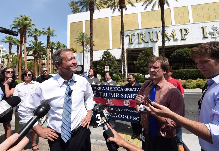 Image: Democratic Presidential Candidate Martin O'Malley Meets With Trump Hotel Workers Trying To Unionize