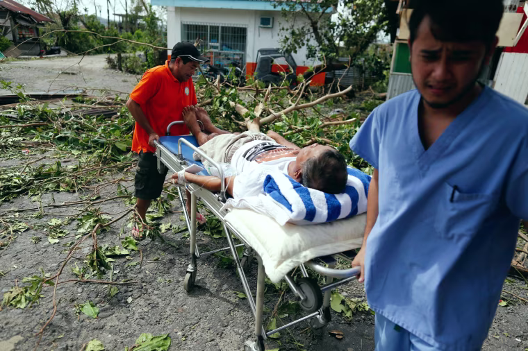 Image: Thousands evacuated as Philippines hit by Typhoon Melor