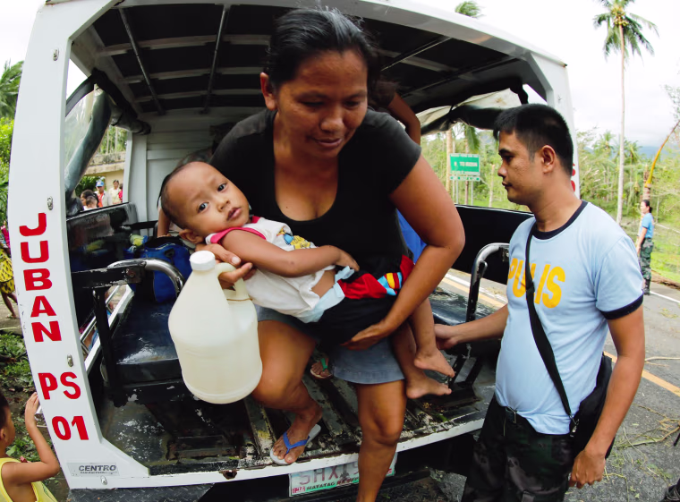 Image: Thousands evacuated as Philippines hit by Typhoon Melor