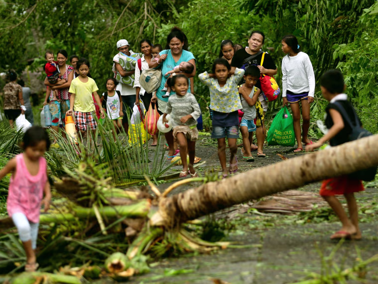 Image: Thousands evacuated as Philippines hit by Typhoon Melor