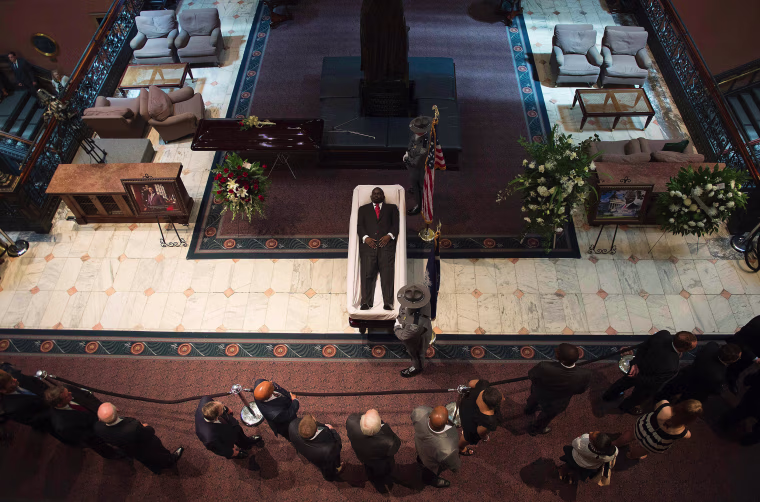 Image: Emanuel AME Church pastor and South Carolina State Sen. Clementa Pinckney lies in state