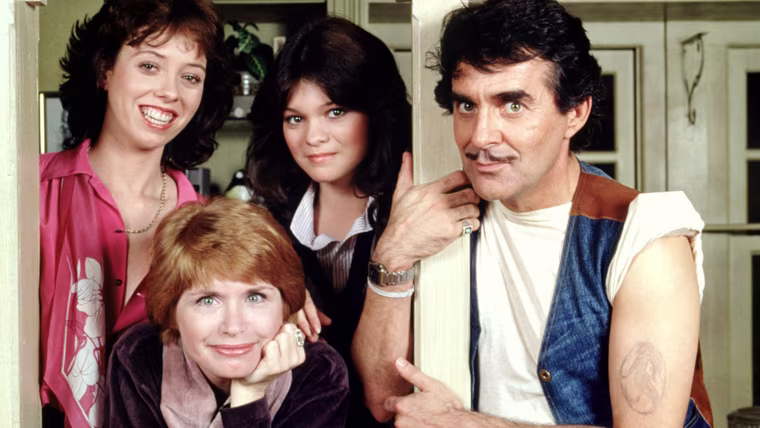 Image: "One Day At A Time" cast members