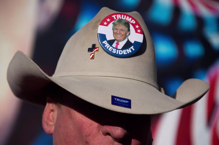 Image: TOPSHOT-US-VOTE-IOWA-CAUCUS-TRUMP