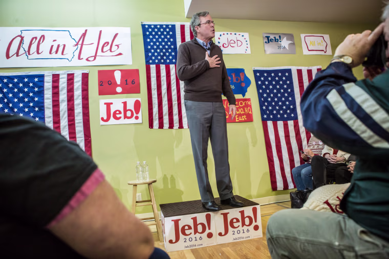 Image: GOP Presidential Candidate Jeb Bush Campaigns Day Ahead Of Iowa Caucus