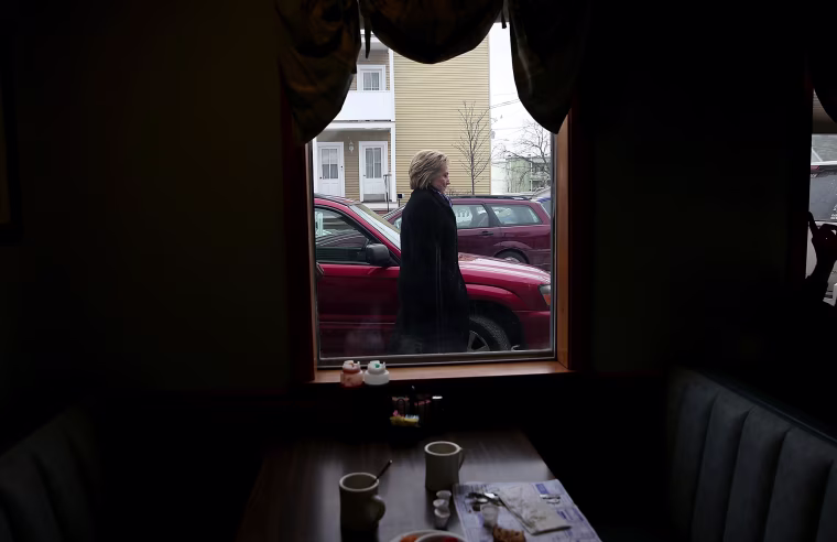 Image: Hillary Clinton prepares to enter Chez Vachon for breakfast in Manchester