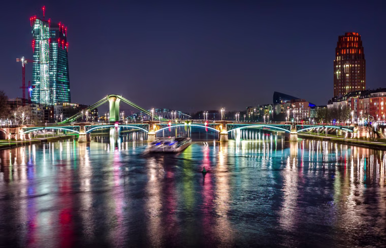 Image: Frankfurt at night