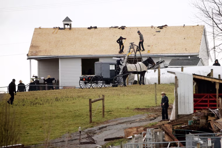 Image: East Coast Storms Amish Workers