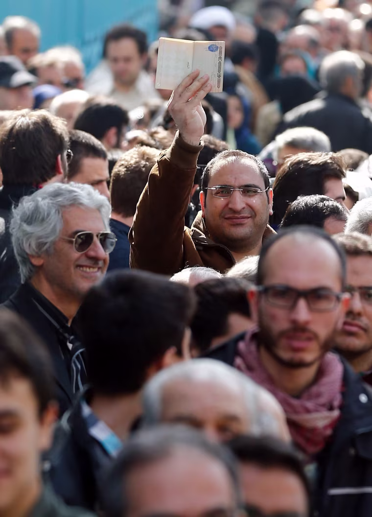 Image: Iranian Elections Outside Crowd