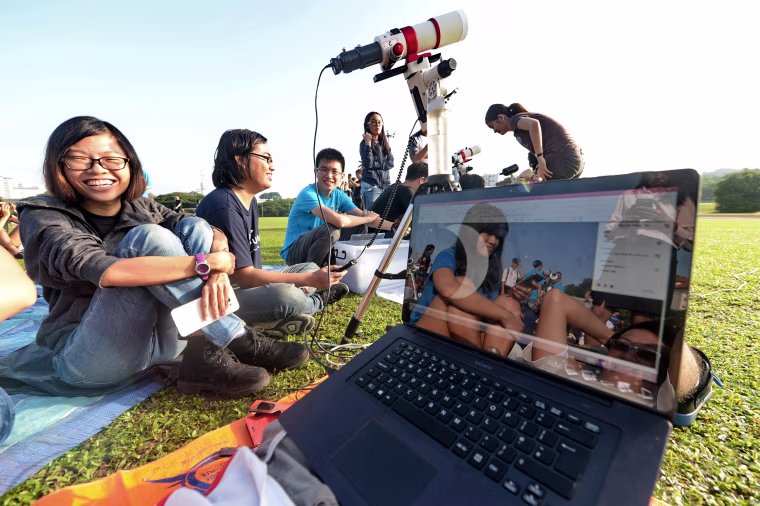 Image: SINGAPORE-ASTRONOMY-ECLIPSE