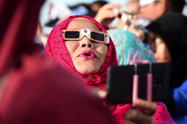 Image: INDONESIA-ASTRONOMY-ECLIPSE