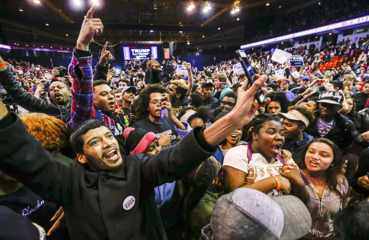Image: Donald Trump campaign event cancelled in Chicago, Illinois
