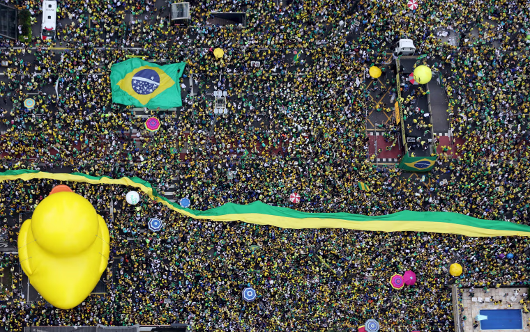 Image: Demonstrators attend a protest against Brazil's President Dilma Rousseff, part of nationwide protests calling for her impeachment, in Sao Paulo