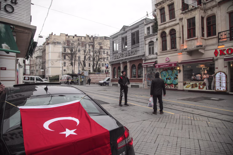 Image: Bomb Explodes In Tourist Shopping Area Of Istanbul