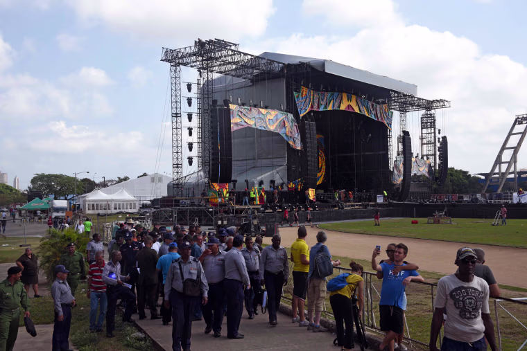 Image: DOUNIAMAG-CUBA-UK-MUSIC-ROLLING STONES-PREPARATIONS
