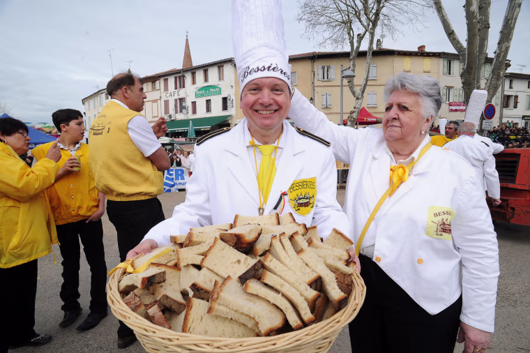 Image: FRANCE-EASTER-OMELETTE-OFFBEAT