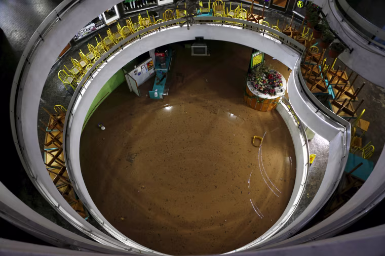 Image: A view of a flooded commercial center in Santiago
