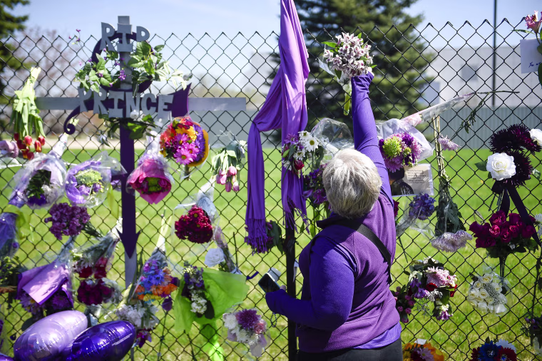 Image: Legendary musician Prince dead at 57