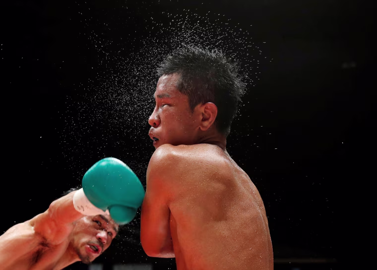 Image: Boxing - WBA super-flyweight title - Kohei Kono of Japan v Inthanon Sithchamuang of Thailand