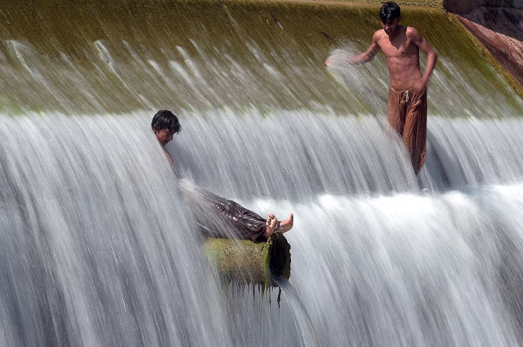 Image: TOPSHOT-PAKISTAN-WEATHER-HEAT