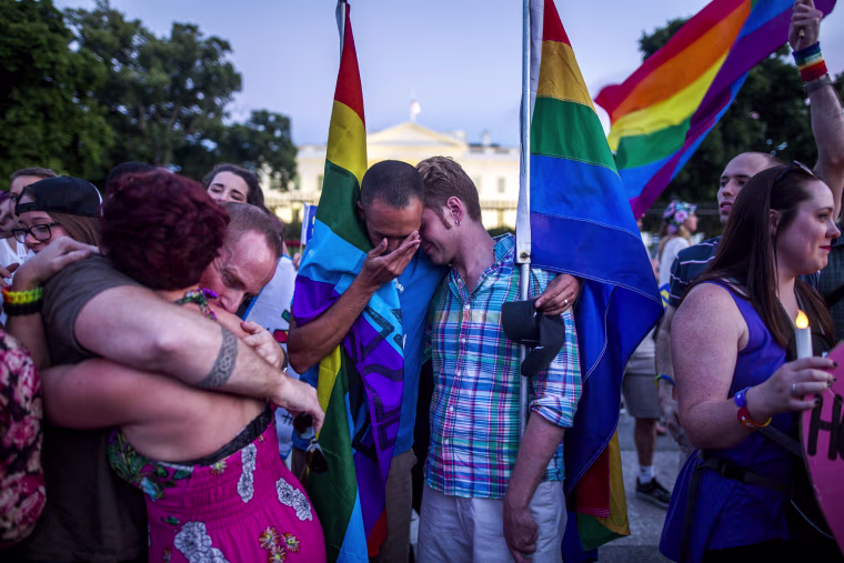 Image: Vigil in honor of Orlando shooting victims outside the White House in Washington, DC