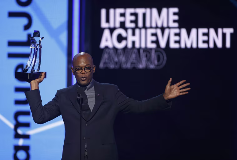 Image: Samuel L. Jackson accepts the Lifetime Achievement Award