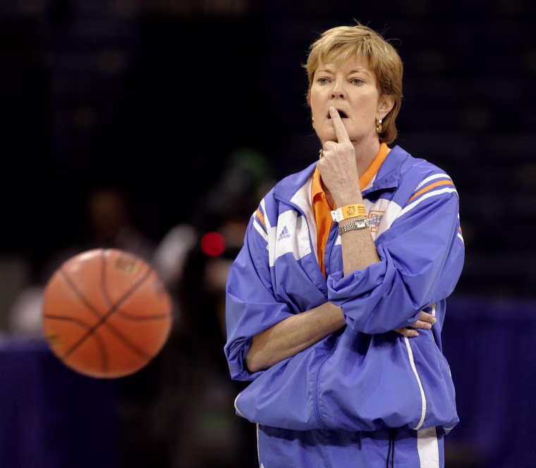 Image: Basketball coach Pat Summitt dead at 64