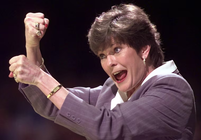 Image: Basketball coach Pat Summitt dead at 64