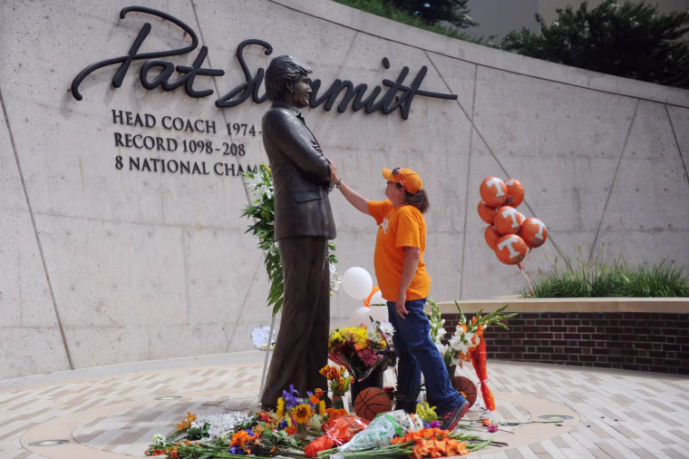 Image: Basketball Coach Pat Summit Dead at 64