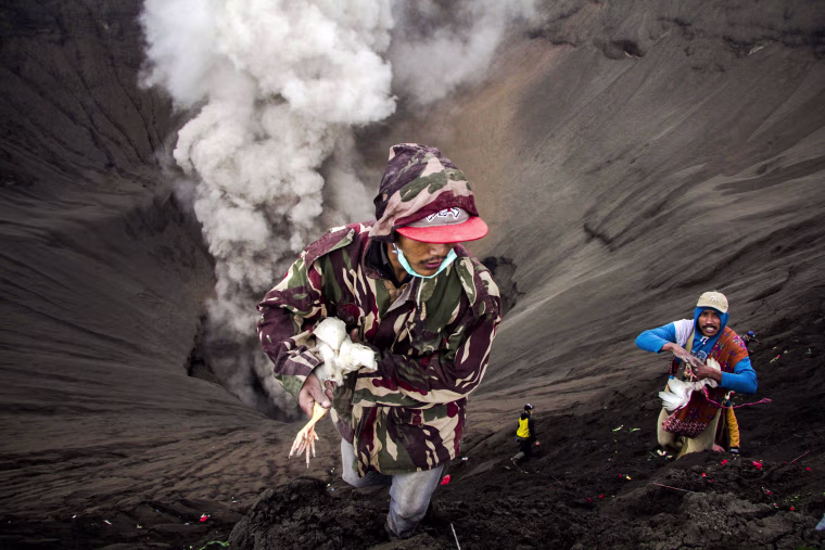 Image: Kasada Ceremony in Mount Bromo