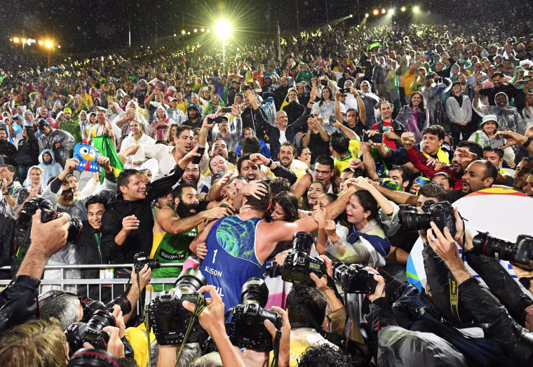 Image: TOPSHOT-BEACH VOLLEYBALL-OLY-2016-RIO-ITA-BRA
