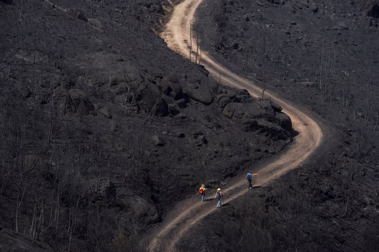 Image: TOPSHOT-SPAIN-FIRE-WEATHER