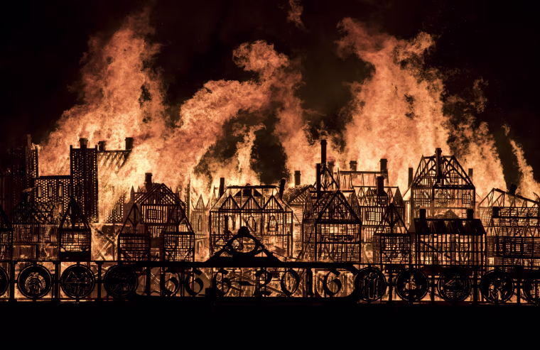 Image: A 120-meter long model of London's 17th-century skyline burns