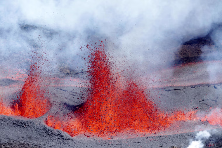 Image: TOPSHOT-FRANCE-OVERSEA-REUNION-VOLCANO