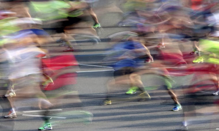 Image: Runners compete at the Berlin marathon in Berlin