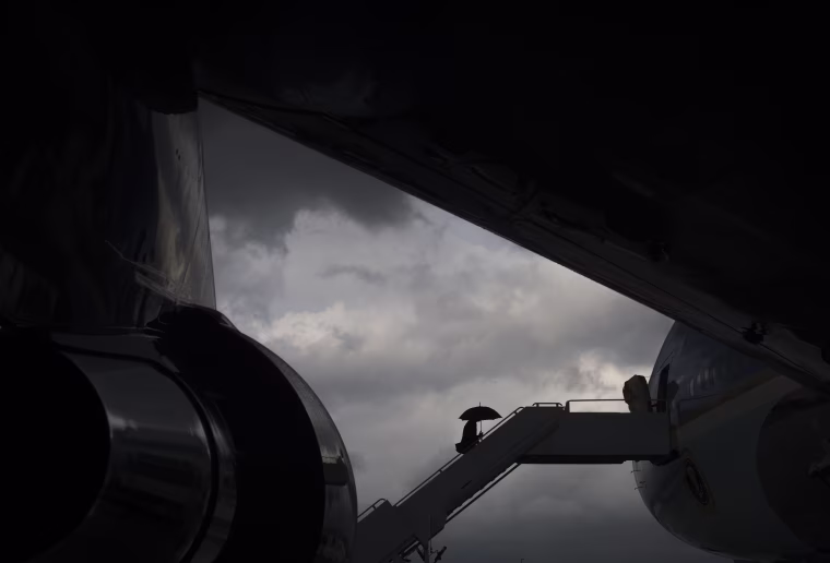 Image: Obama boards Air Force One prior to departure from Richmond
